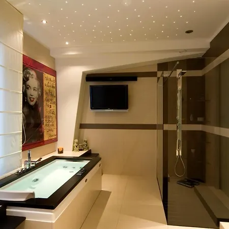 Marvel House - By My In * Como